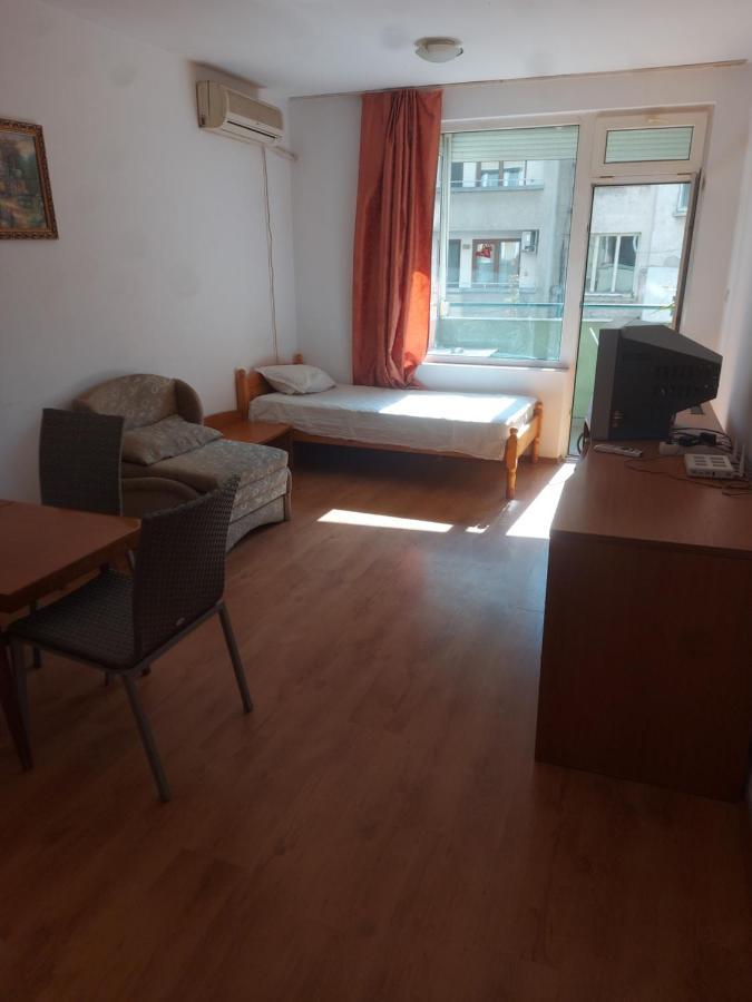 Studio And 1Bedroom Apartment Burgas - Economy Exteriér fotografie